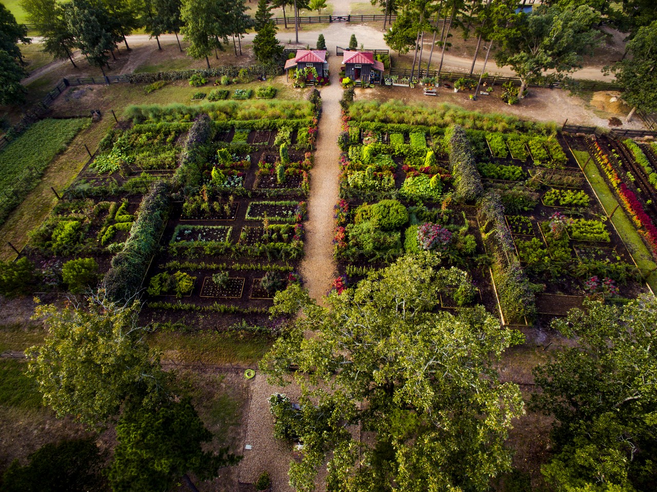 Experience Moss Mountain Farm – P. Allen Smith